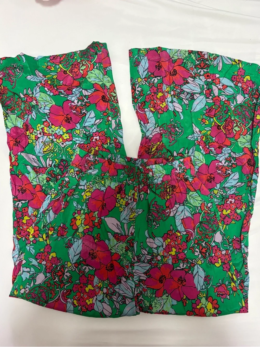 Roller Rabbit Green Floral Wide-Leg Pants with Pink & Red Blooms
